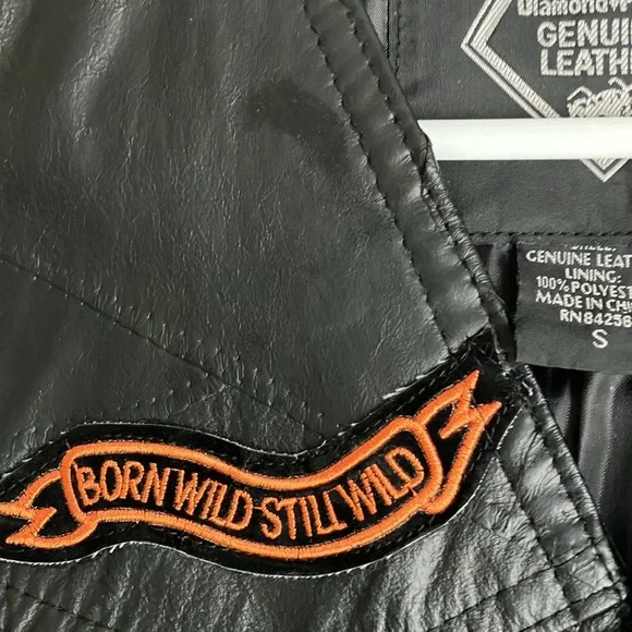 Ladies Leather Vest with 9 patches. - Picture 5 of 10